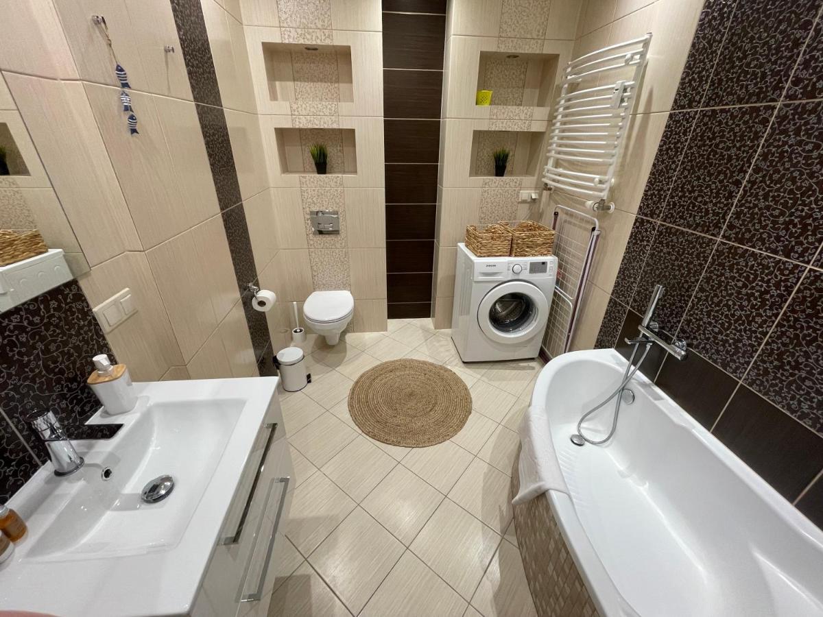 Al-Dom Apartament Ogrodowa Bocianie Gniazdo Z Garazem Kolobrzeg Dış mekan fotoğraf